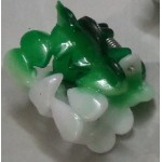 WHITE WITH GREEN COLOUR CATCH CLIP