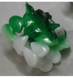 WHITE WITH GREEN COLOUR CATCH CLIP